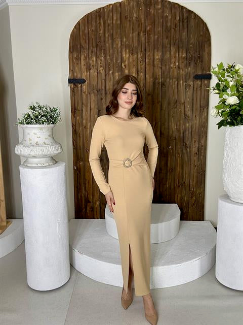 Örme Crep Kumaş Gold Aksesuar Detaylı Midi Boy Elbise Krem