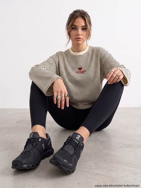 Beyaz Nakışlı Süprem T-Shirt