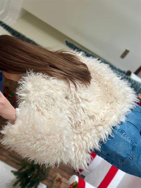 Astarlı Peluş Kürk Mont Krem