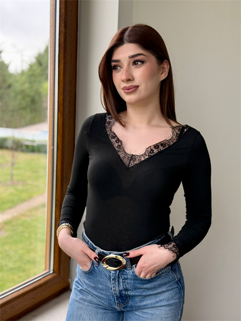 Dantel Detaylı Kaşmir Transparan Bluz