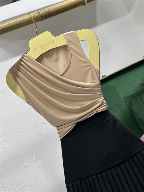 Drape Detaylı Sandy Kumaş Sıfır Kol Bluz