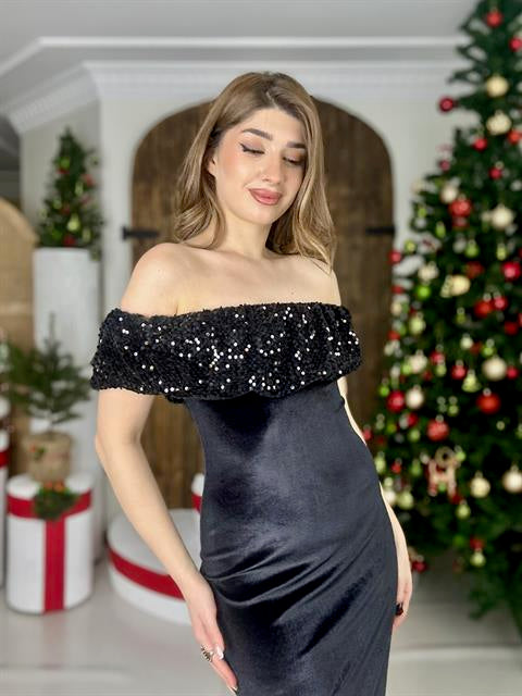 İthal Kadife Kumaş Madonna Yaka Payet Detaylı Tasarım Siyah Mini Elbise