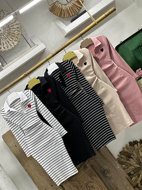 Kaşkorse Kumaş Çizgi Desen Kalp Nakışlı Polo Yaka Uzun Kollu Beyaz Elbise