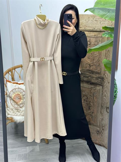 Krem Örme Crep Kumaş Balıkçı Yaka Derin Yırtmaçlı Midi Boy Elbise