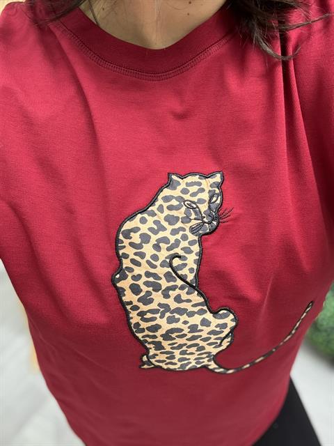 Leopar Desenli Nakış Detaylı Rahat Kalıp Premium Tshirt Kırmızı