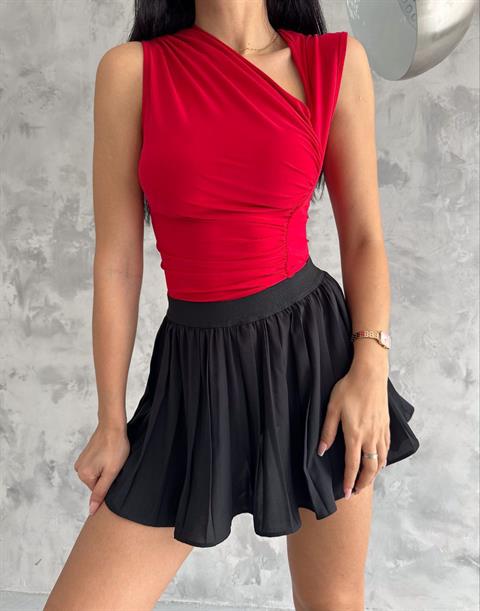 Sandy Kumaş Drape Detaylı Sıfır Kol Tasarım Bluz