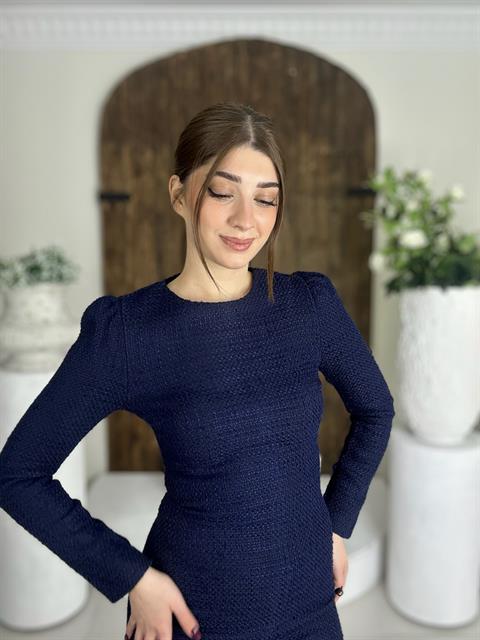 Tuvit Kumaş Yuvarlak Yaka Etek Ucu Dantel Detay Tasarım Elbisemiz