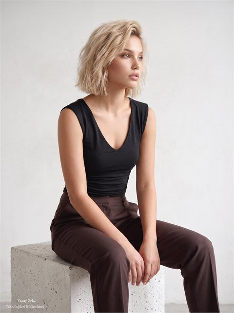 V Yaka Drape Detaylı Bluz Siyah